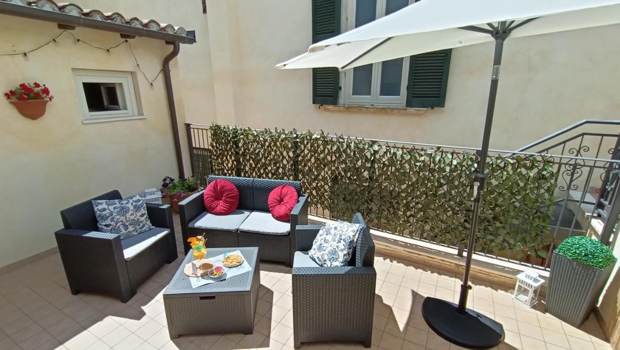 Cozy House Con Corte Privata In Centro Storico Aq LʼAquila Exteriér fotografie